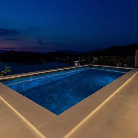 Mr&mrs Smith Villa *